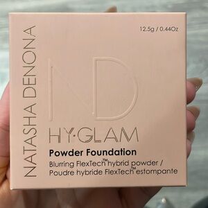 Natasha Denona Hy-Glam Powder Foundation Blurring FlexTech hybrid powder